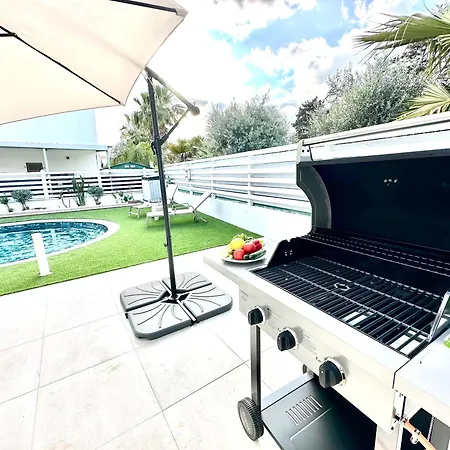 Βίλα Dream Tropicana - *