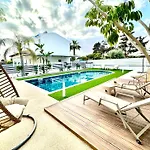 Dream Tropicana - *