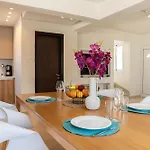Dream Tropicana -